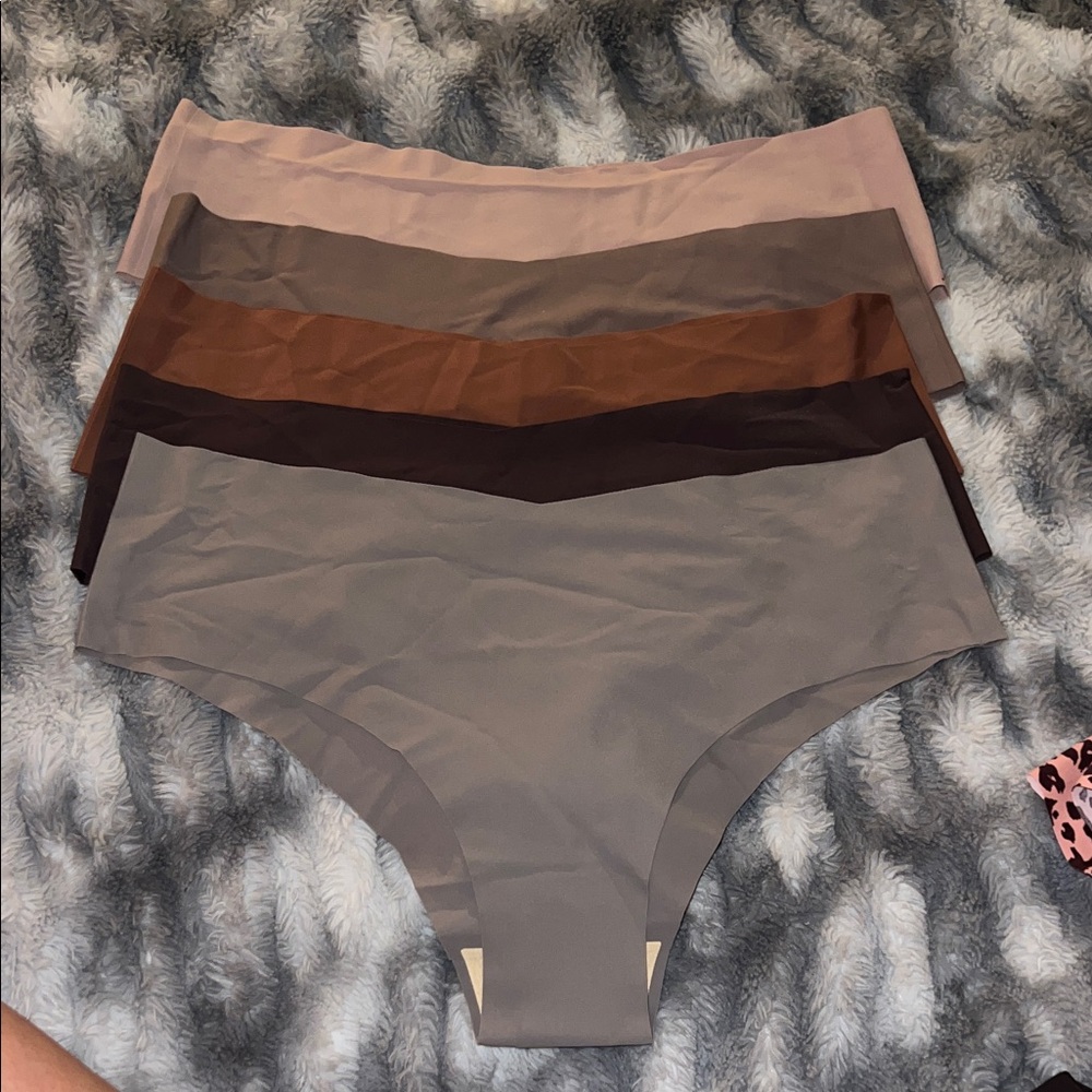 Women’s seamless panty lot